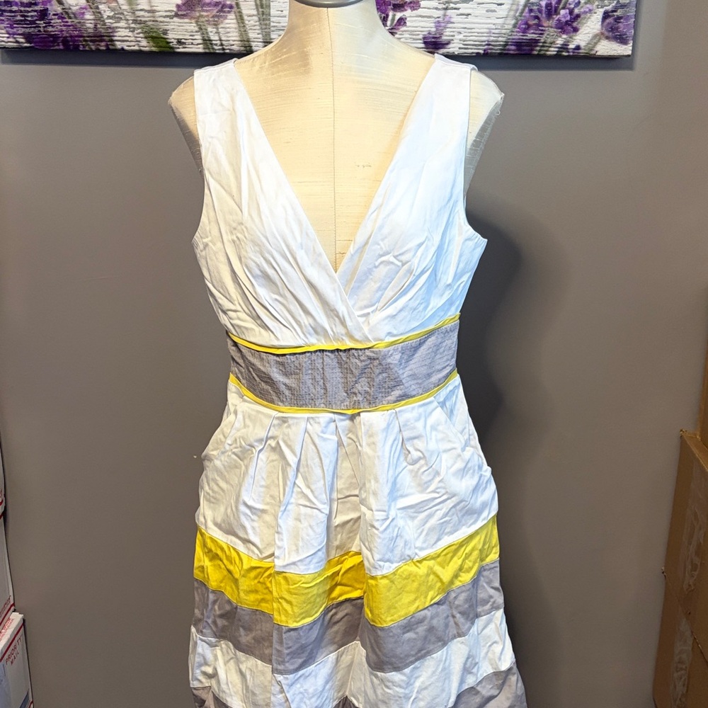 Dress Barn Sleeveless V-Neck Stripe Sundress in White, Yellow & Gray Size 12